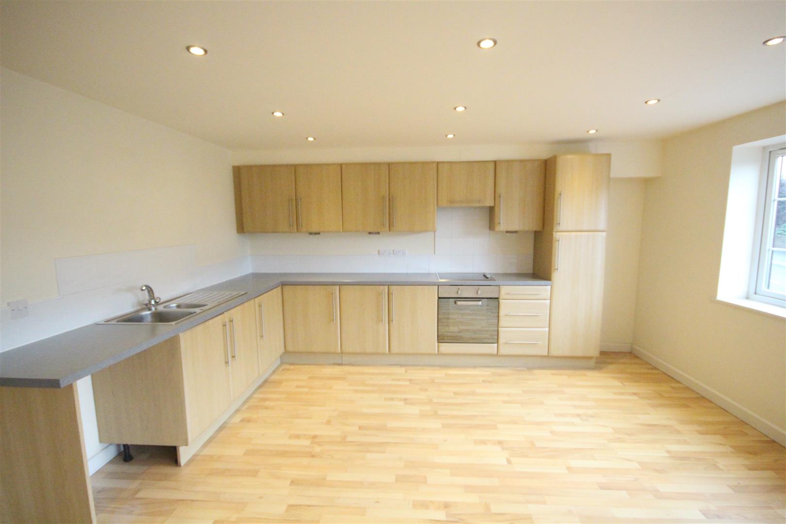 2 bedroom apartment SSTC in Colne - IMG_3442.jpg